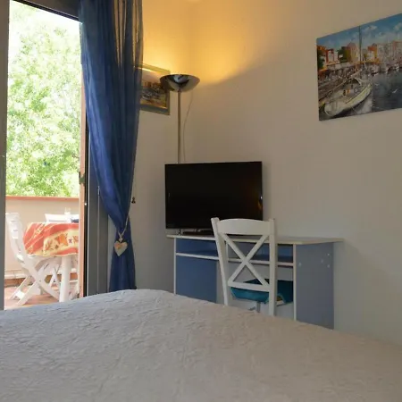Cap D'agde, 3 Pieces, 6 Personnes - Fr-1-249-203